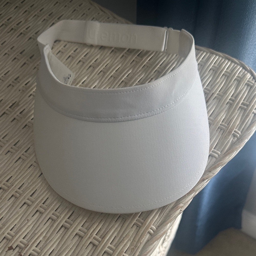 EUC Lululemon white Visor